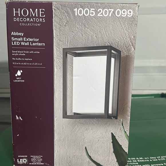 Abbey Small Exterior LED wall Lantern - Picture 1 of 2